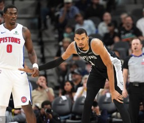 文班亚马38+16坎宁安26分 马刺胜活塞