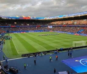 法甲 | 政企破冰！大巴黎有望买下王子公园，但这座架在高速公路上的球场怎么扩建？