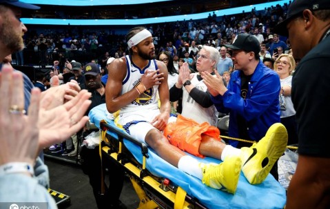 膝盖变形！穆迪无对抗下遭遇重伤 转播信号一度切断